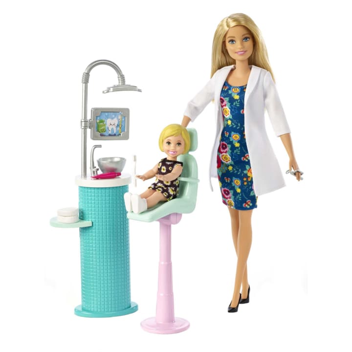 Barbie - Dentist Doll And Playset FXP16